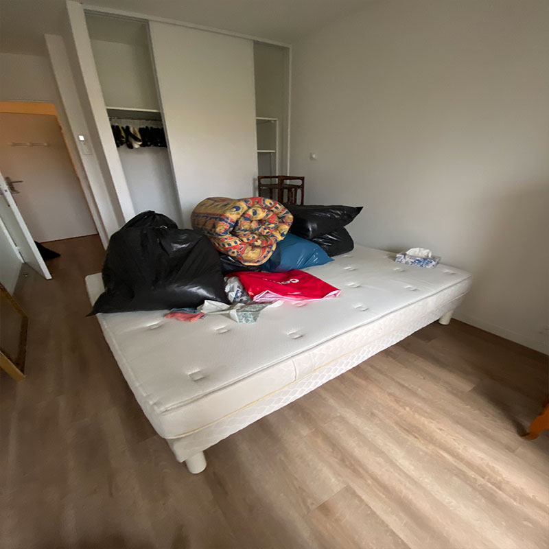 Débarras entrée maison Lyon